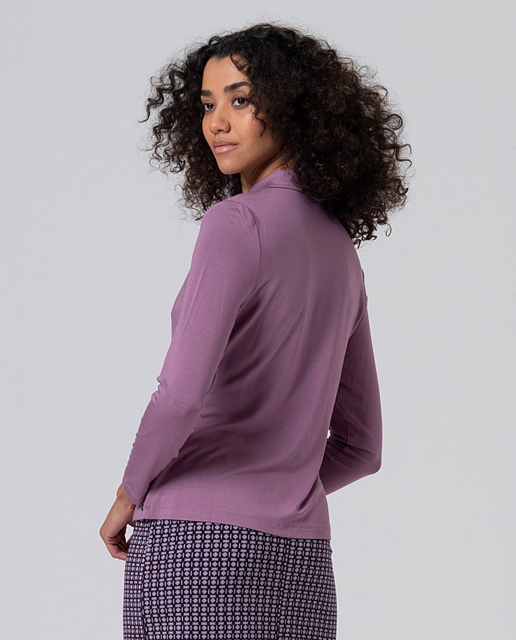 Camiseta básica ciruela Surkana