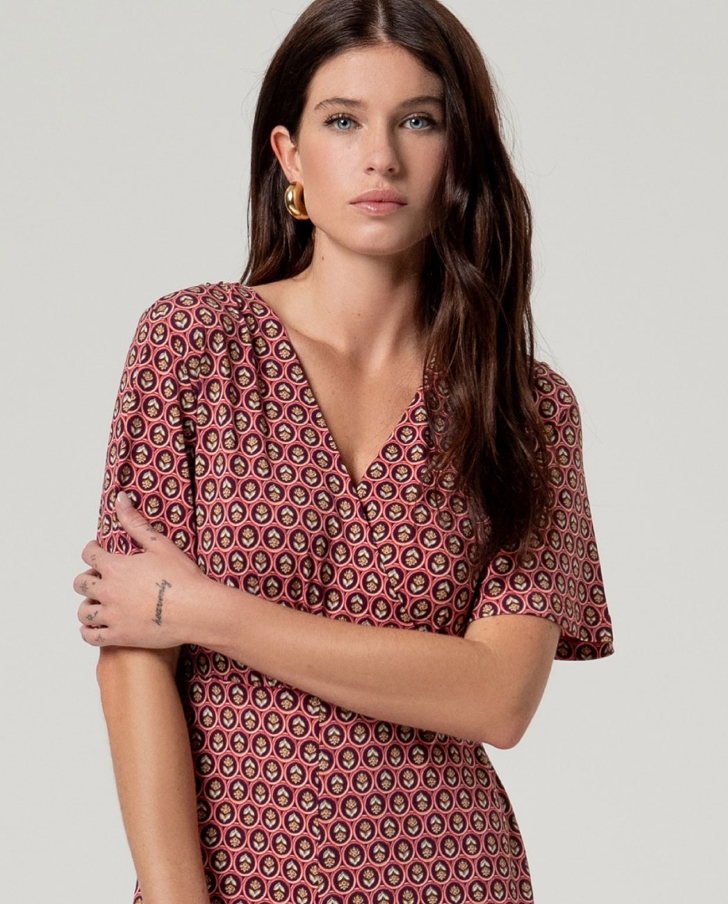 Mono cruzado Surkana